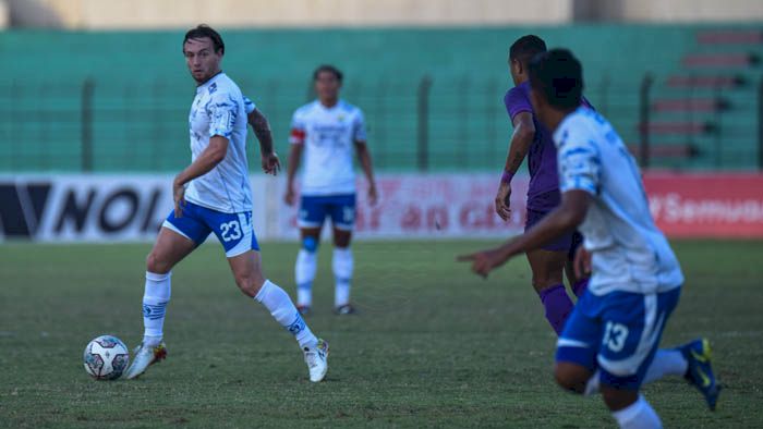 Marc Klok Jadi Korban Laga Persik vs Persib, Robert Alberts Jelaskan Apa yang Terjadi